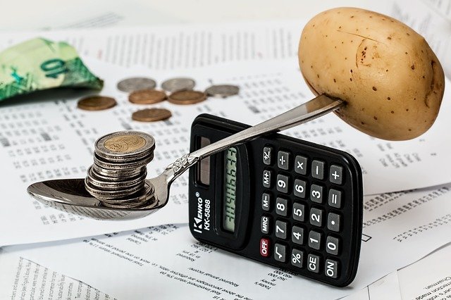 Se över dina utgifter och gör en budget